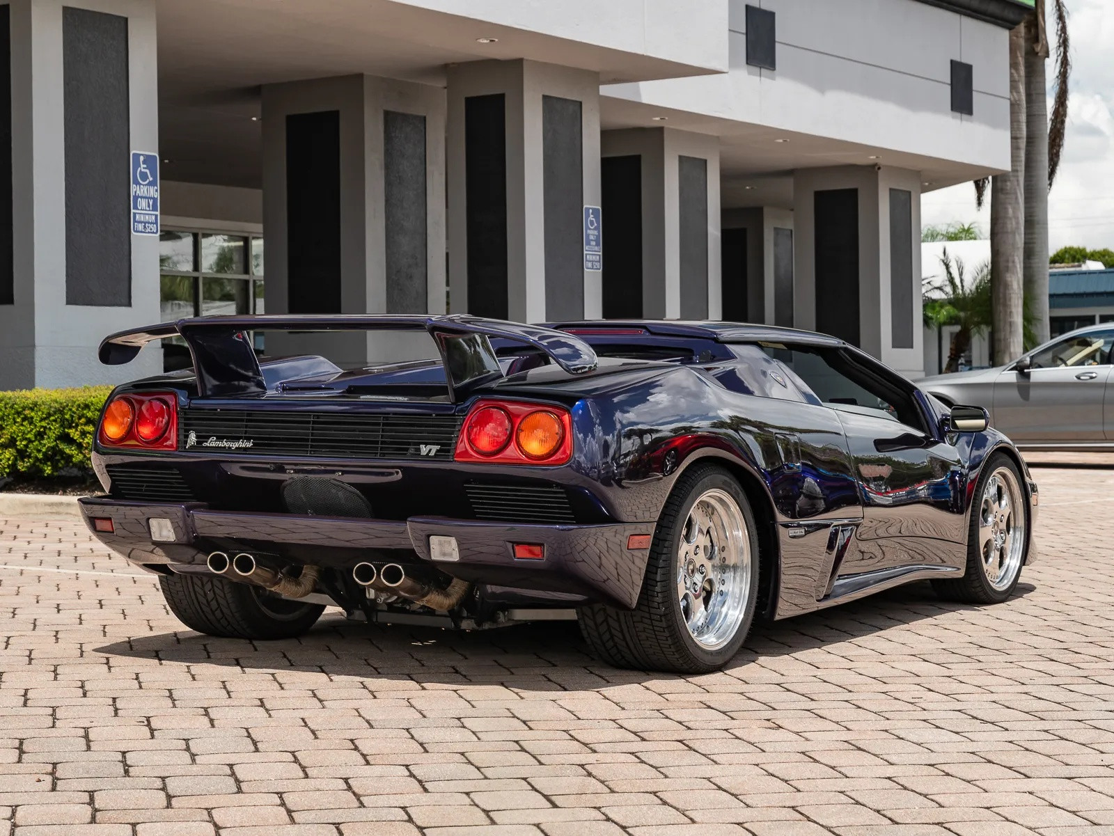 Close up of the front wheel and brake caliper of the Lamborghini Diablo replica
