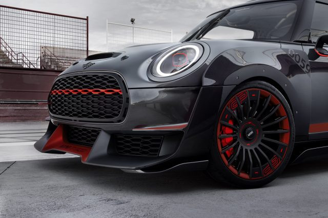 Close-up of the front scoops and vents of the Mini John Cooper Works GP Concept emphasizing airflow maximization