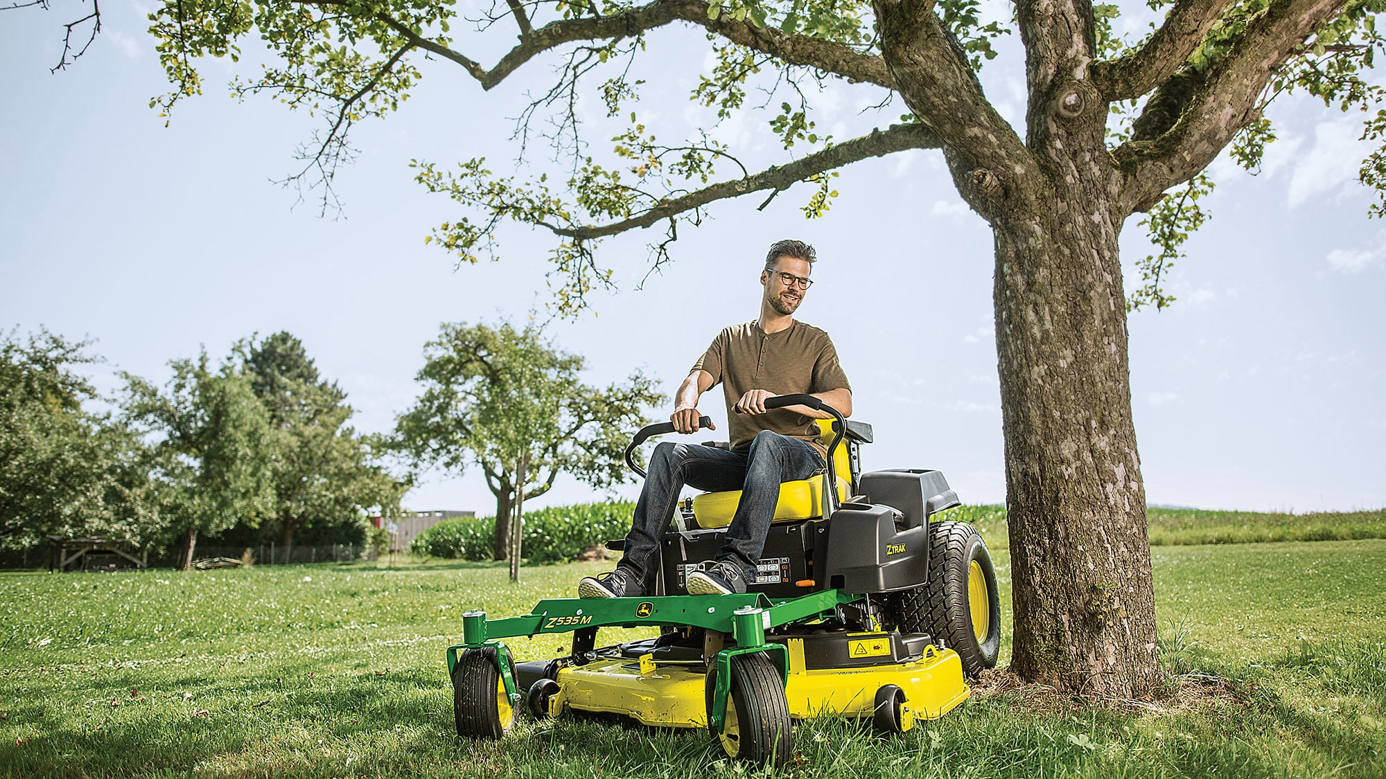 John Deere Z500 Series Zero-Turn Mowers